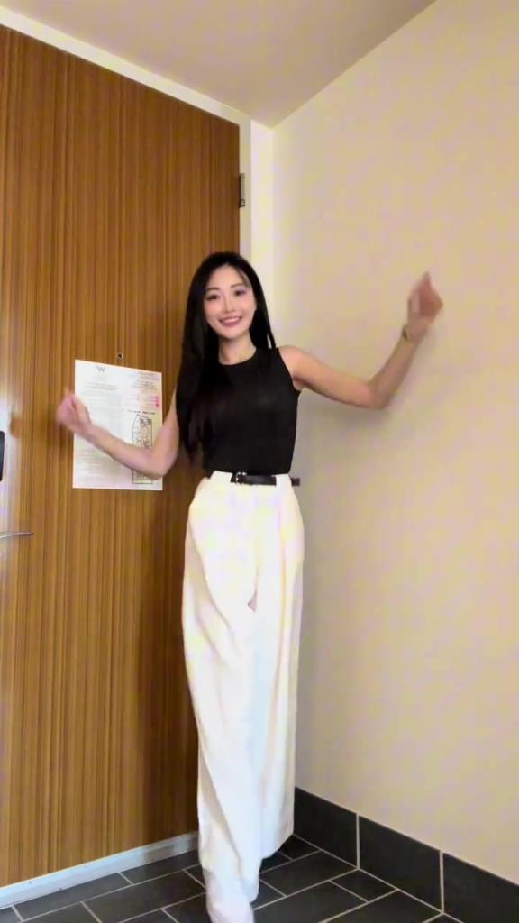 孟超曬自拍：常規(guī)賽正式收官啦，咱們季后賽見啦！